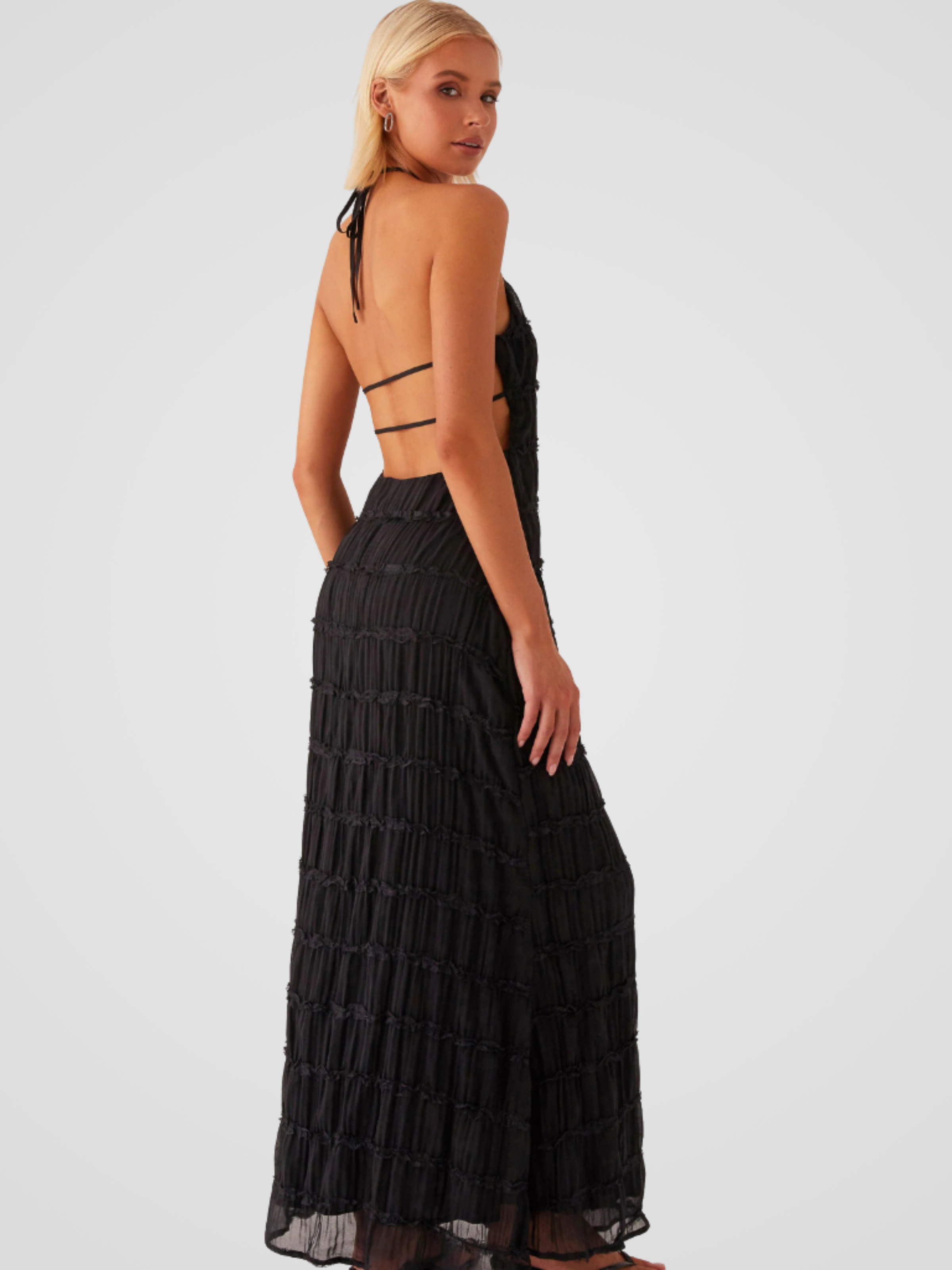 Alizée™ | Geplooide halterjurk met luchtige textuur en elegante flow