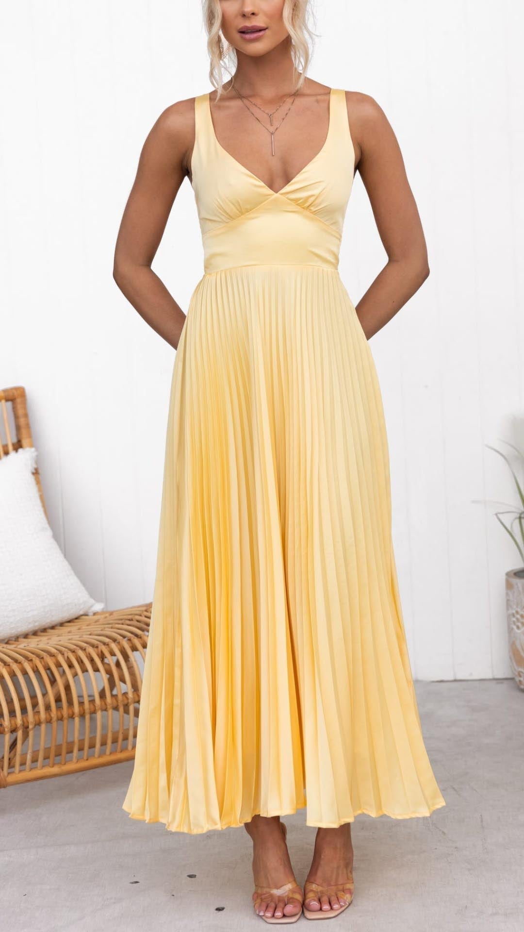 Eline™ | V-hals maxi jurk met plissé rok